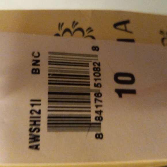 Sangria dress size 10 Brown with White embroidery on the V neck & bottom - Picture 5 of 7